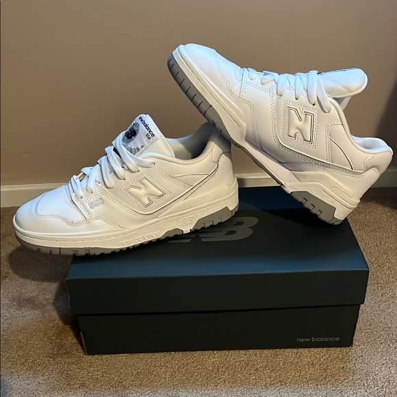 New Balance White and Gray Women's 550s - Picture 2 of 4